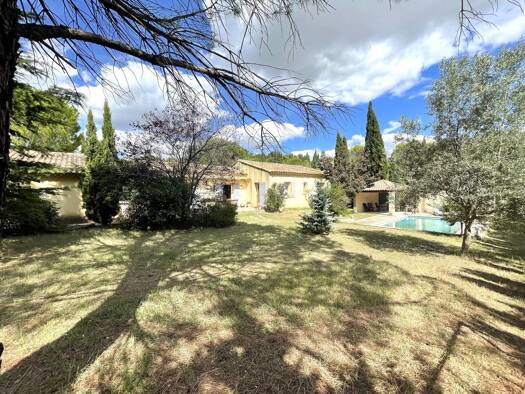 Maison de plain-pied à vendre 499 000 € 4 pièces 3 chambres 126 m² 1 700 m² de terrain Est Nord Vaison-la-Romaine 84110