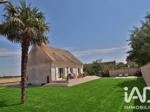 Maison à vendre 260 000 € 6 pièces 4 chambres 140 m² 734 m² de terrain Noisy-Rudignon 77940