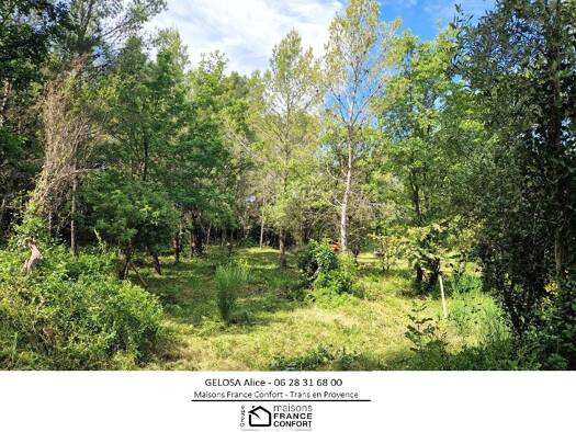 Terrain constructible viabilisé à vendre 135 000 € 1 003 m² de terrain Flayosc 83780