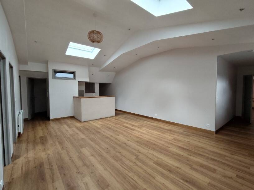 Maison à louer, 81m², PORT EN BESSIN HUPPAIN