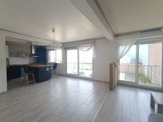 Appartement à vendre 229 000 € 4 pièces 2 chambres 79 m² RDC/3 Quatre Moulins Brest 29200