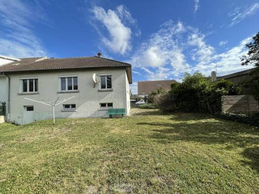 Maison de plain-pied à vendre 206 000 € 4 pièces 2 chambres 76,5 m² 628 m² de terrain Bétheny 51450