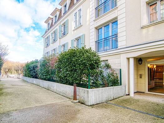 Appartement à vendre 355 000 € 3 pièces 2 chambres 66 m² RDC/2 Le Port-Marly 78560