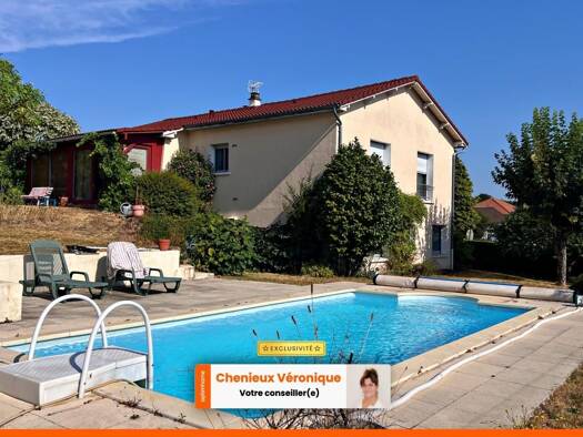 Maison à vendre 240 000 € 6 pièces 4 chambres 132 m² 1 093 m² de terrain Chaptelat 87270