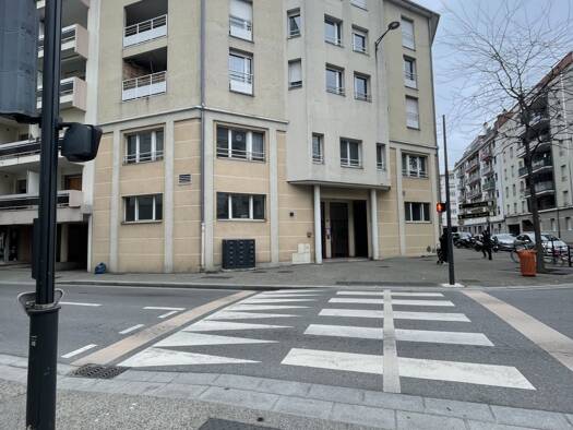 Appartement à vendre 129 190 € 2 pièces 1 chambre 51 m² Étage 3/5 Centre Annemasse 74100