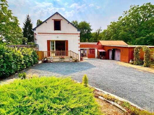 Maison à vendre 169 500 € 6 pièces 3 chambres 100 m² 1 178 m² de terrain Loché-sur-Indrois 37460