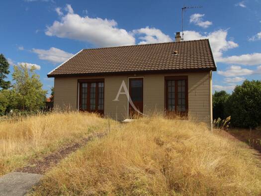 Maison de plain-pied à vendre 129 000 € 4 pièces 2 chambres 61 m² 1 145 m² de terrain Montlivault 41350
