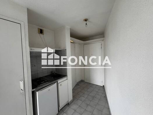 Appartement à louer 329 € 1 pièce 15,9 m² 5ème étage Allies-Clos d'Or Grenoble 38000
