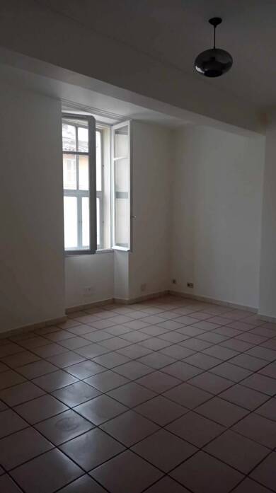 Appartement à louer 570 € 2 pièces 48 m² Tarascon 13150