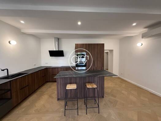 Appartement à louer 1 995 € 4 pièces 3 chambres 130,1 m² RDC/2 La Valette-du-Var 83160