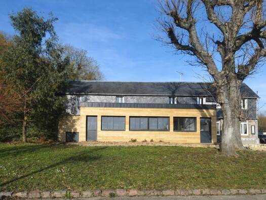 Local commercial à vendre 370 900 € 270 m² de surface de vente divisible Sandouville 76430