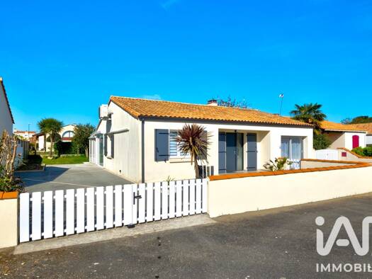 Maison de plain-pied à vendre 341 000 € 4 pièces 2 chambres 87 m² 401 m² de terrain Saint-Vincent-sur-Jard 85520