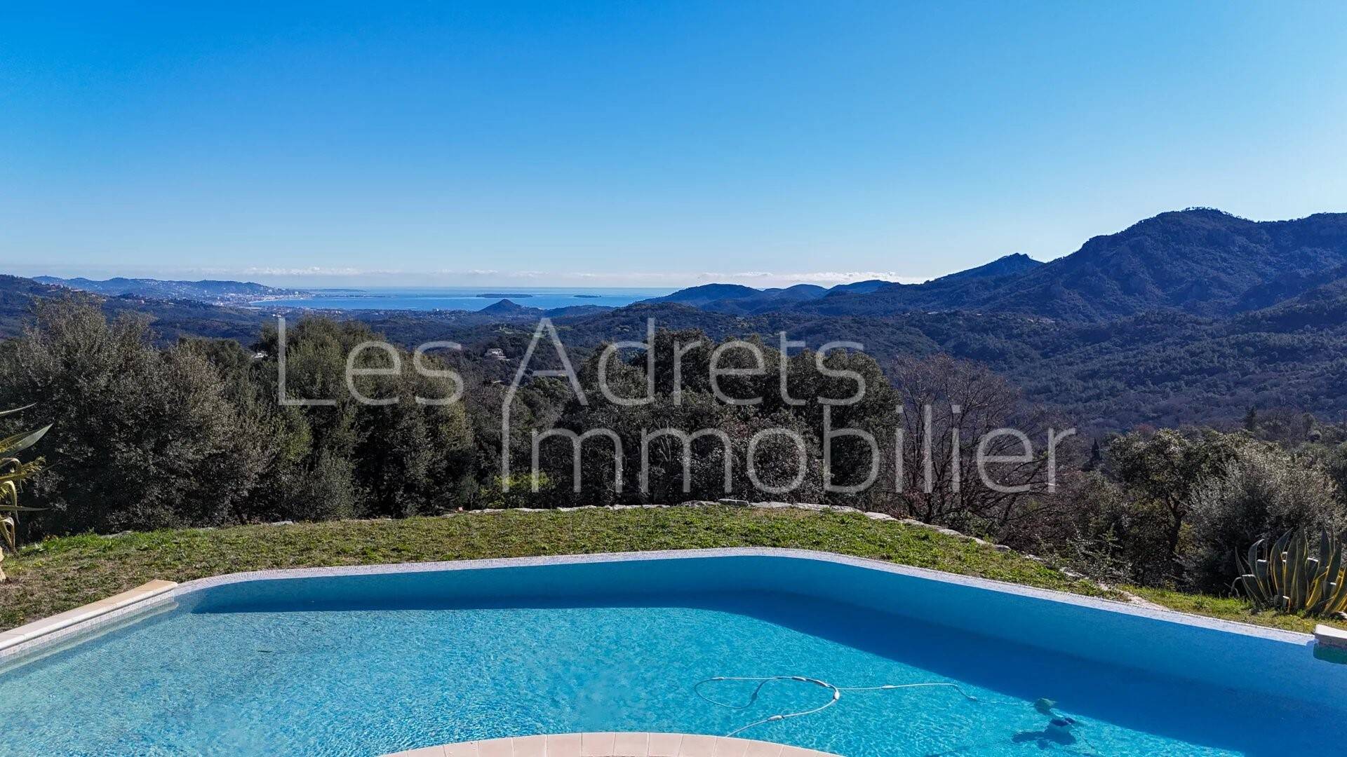Maison à vendre, 194m², LES ADRETS DE L'ESTEREL