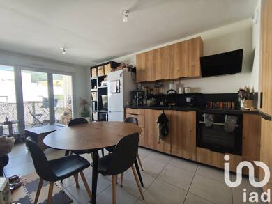 Appartement à louer 620 € 2 pièces 1 chambre 39 m² Étage 4/5 Sud Tarare 69170