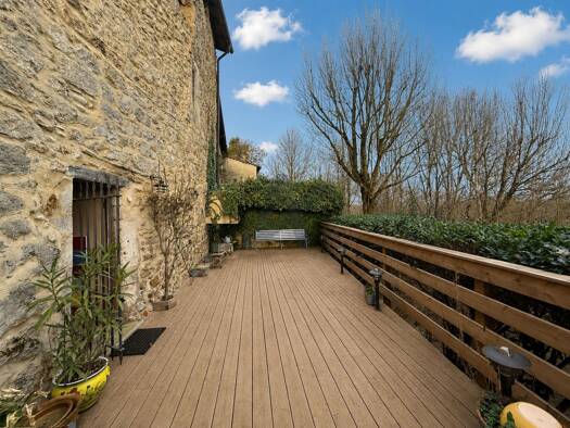 Maison à vendre 299 000 € 4 pièces 3 chambres 138 m² 241 m² de terrain Pérouges 01800