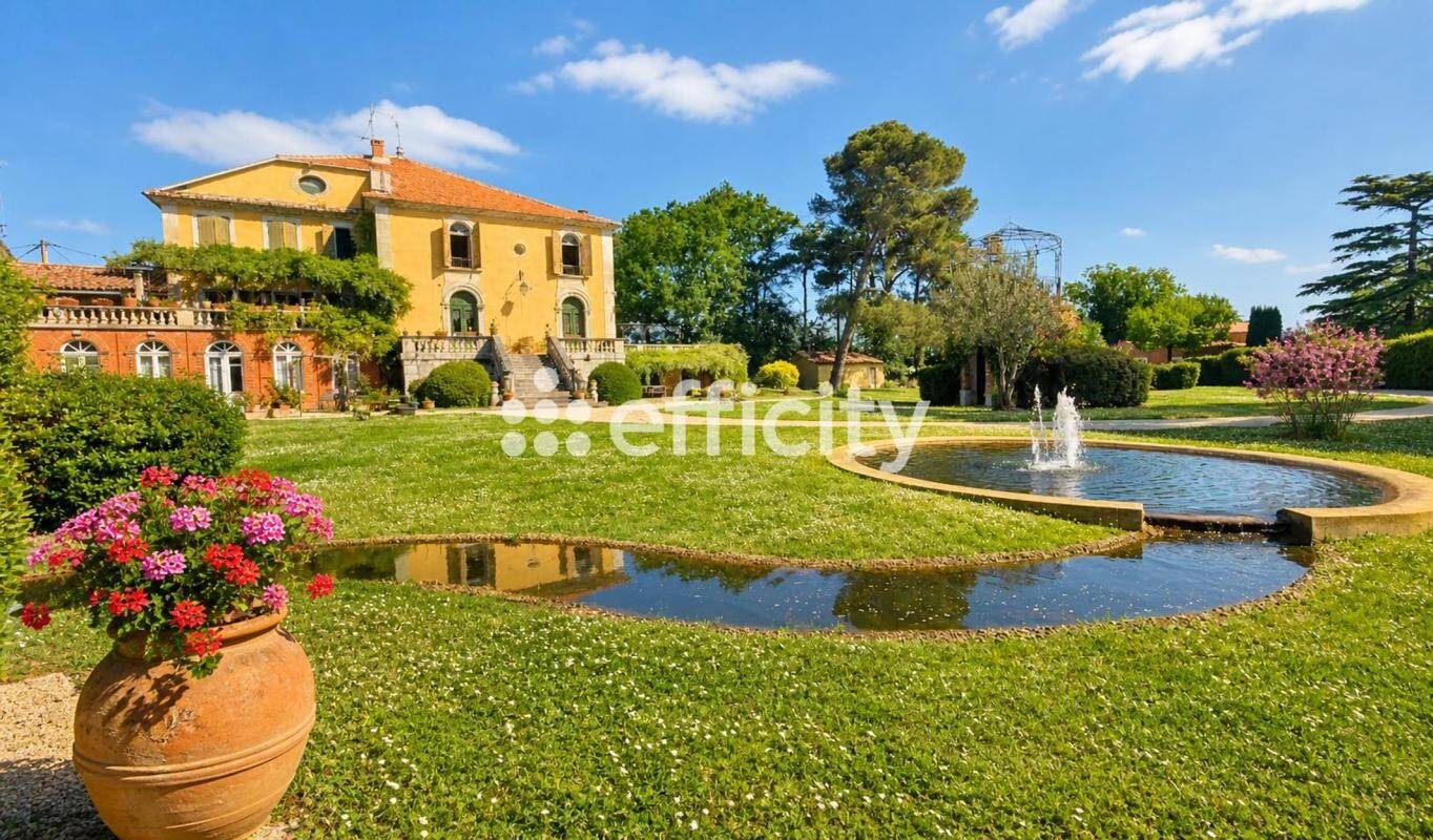 Maison à vendre, 1000m², ENTRAIGUES SUR LA SORGUE