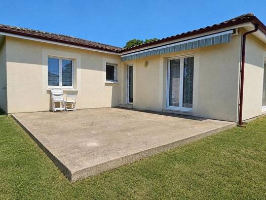 Maison de plain-pied à vendre 210 000 € 5 pièces 3 chambres 115 m² 900 m² de terrain Saint-Front-de-Pradoux 24400
