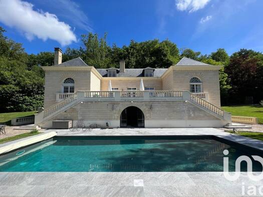Demeure à vendre 2 390 000 € 8 pièces 7 chambres 400 m² 3 400 m² de terrain Haut Buc Buc 78530