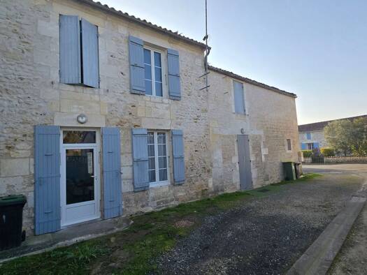 Immeuble à vendre 181 000 € 150 m² Corme-Royal 17600