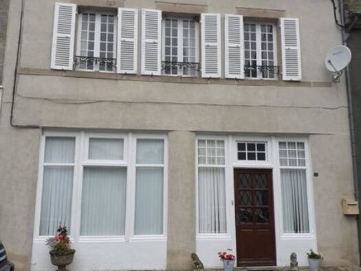 Maison à vendre 103 740 € 5 pièces 3 chambres 150 m² 237 m² de terrain Châtelus-Malvaleix 23270