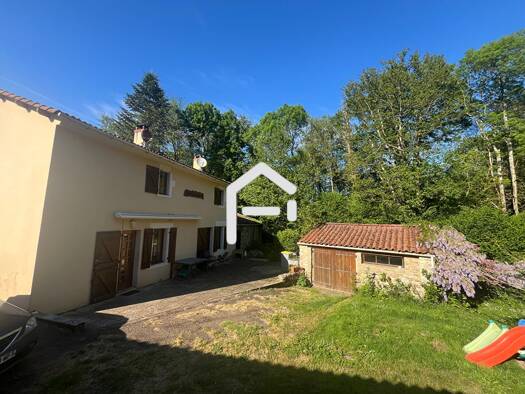 Maison à vendre 255 000 € 6 pièces 4 chambres 160 m² 2 400 m² de terrain Saint Vincent sur Graon 85540