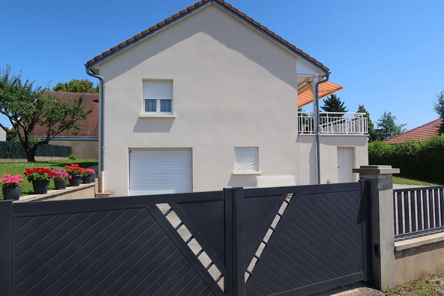 Maison à vendre, 121m², POUILLEY LES VIGNES