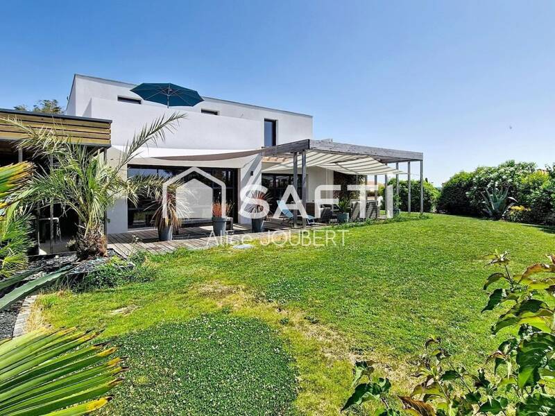 Maison à vendre, 210m², TALMONT SAINT HILAIRE
