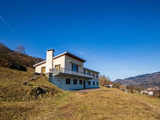 Maison à vendre 347 000 € 10 pièces 5 chambres 195 m² 36 000 m² de terrain Rupt-sur-Moselle 88360