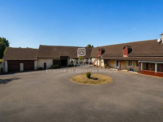 Maison de plain-pied à vendre 151 200 € 3 pièces 2 chambres 63,3 m² 2 510 m² de terrain Buxeuil 36150