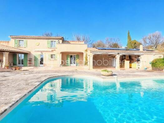 Maison à vendre 890 000 € 8 pièces 5 chambres 150 m² 3 850 m² de terrain Lauris 84360