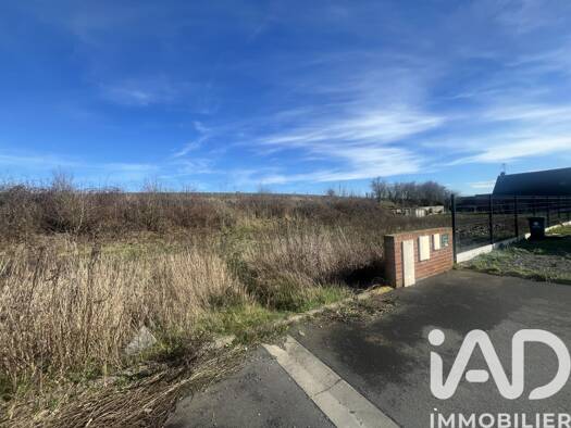 Terrain constructible viabilisé à vendre 49 000 € 889 m² de terrain Neuvilly 59360