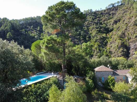 Mas à vendre 595 000 € 12 pièces 5 chambres 196,6 m² 70 000 m² de terrain Saumane 30125