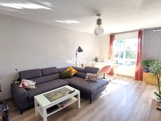 Appartement à vendre 127 300 € 3 pièces 2 chambres 63 m² Étage 1/1 Poitiers 86000