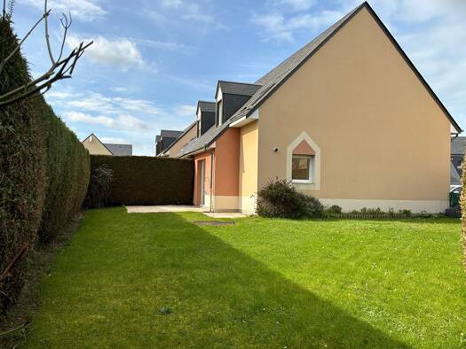 Maison à louer 1 050 € 4 pièces 3 chambres 75 m² Reine Mathilde-Bourg Ouistreham 14150