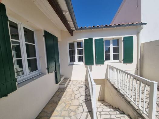 Maison à vendre 397 500 € 3 pièces 2 chambres 72 m² 128 m² de terrain Rivedoux-Plage 17940