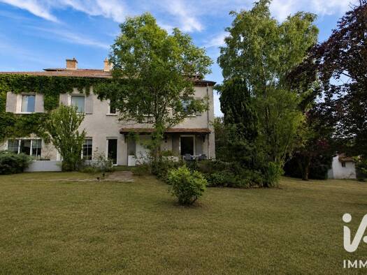 Maison à vendre 597 000 € 8 pièces 6 chambres 248,5 m² 1 714 m² de terrain Bourg d'Andrezieux Andrézieux-Bouthéon 42160
