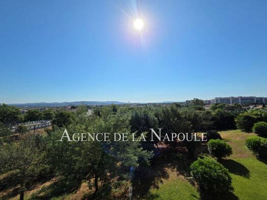 Appartement à vendre 210 000 € 2 pièces 1 chambre 45 m² Étage 2/3 Les Termes Mandelieu-la-Napoule 06210
