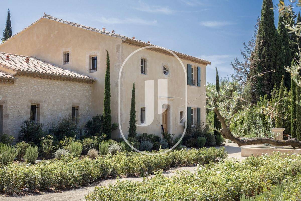 Maison à vendre, 300m², EYGALIERES