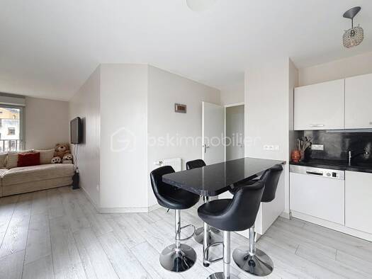 Appartement à vendre 213 000 € 3 pièces 2 chambres 61 m² Étage 2/3 Nord Ouest Vert-Saint-Denis 77240