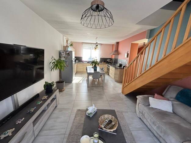 Maison de ville à vendre 223 900 € 4 pièces 3 chambres 100 m² 105 m² de terrain Magenta 51530