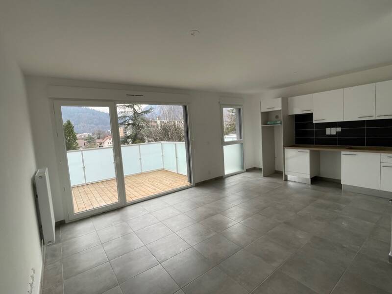 Maison à louer, 71m², CLUSES