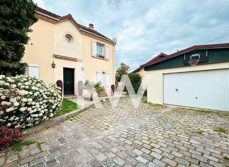 Maison à vendre 520 000 € 6 pièces 4<br/>chambres 131 m²<br/>superficie 510 m²<br/>terrain Centre Groslay 95410