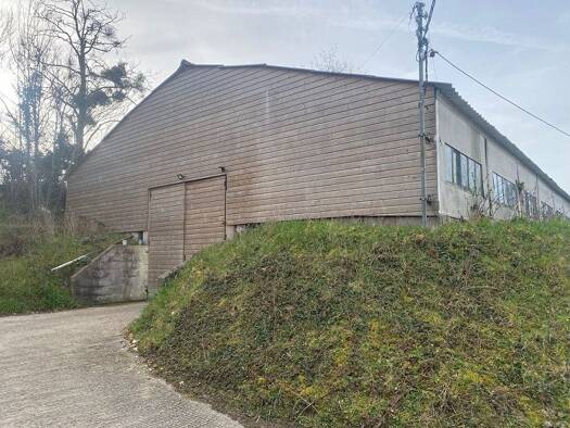 Local commercial à louer 600 € 555 m² de surface de vente Oulins 28260