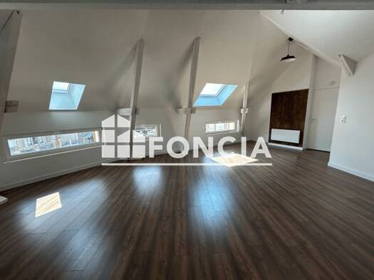 Appartement à louer 675 € 2 pièces 1 chambre 62,57 m² 2ème étage Nord Est Rethel 08300