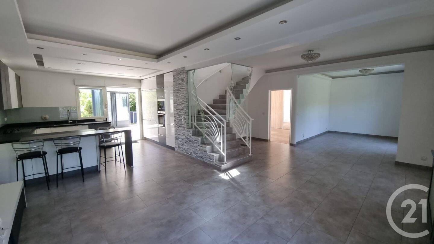 Maison à vendre, 192m², LA VARENNE SAINT HILAIRE