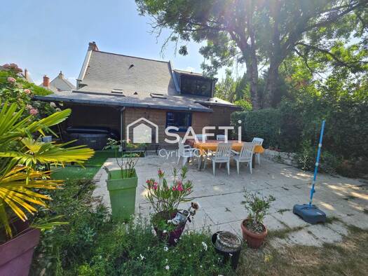 Maison à vendre 280 000 € 6 pièces 3 chambres 165 m² 1 829 m² de terrain Gennes-Val-de-Loire 49350