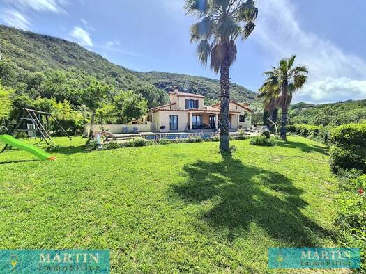 Villa à vendre 820 000 € 9 pièces 4 chambres 184,6 m² 2 971 m² de terrain Céret 66400