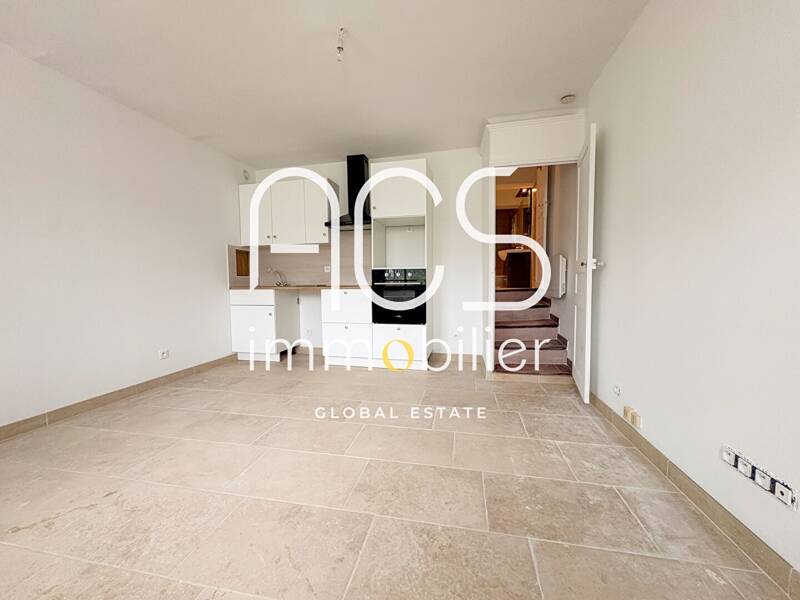 Maison à louer, 47m², CHATEAUNEUF LES MARTIGUES