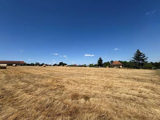 Terrain constructible viabilisé à vendre 18 420 € 921 m² de terrain Saint-Géry 24400