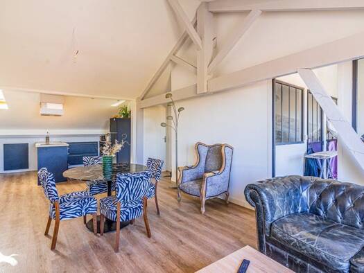 Appartement à vendre 307 000 € 3 pièces 2 chambres 60 m² Étage 2/2 Poste Mairie Talence 33400
